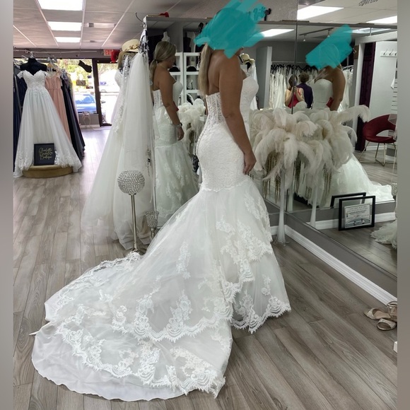 Sweetheart neckline wedding dress - Picture 3 of 4